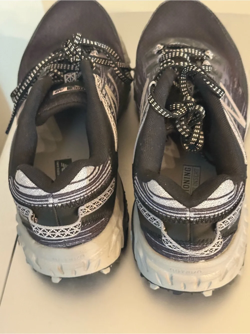 New Balance Women's Black & Gray Athletic Sneakers